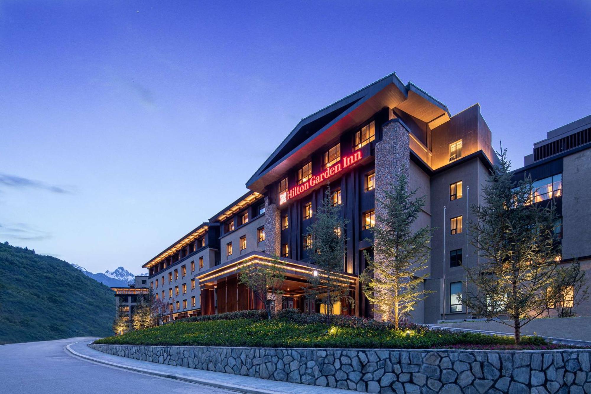Hilton Garden Inn Jiuzhaigou Exterior photo