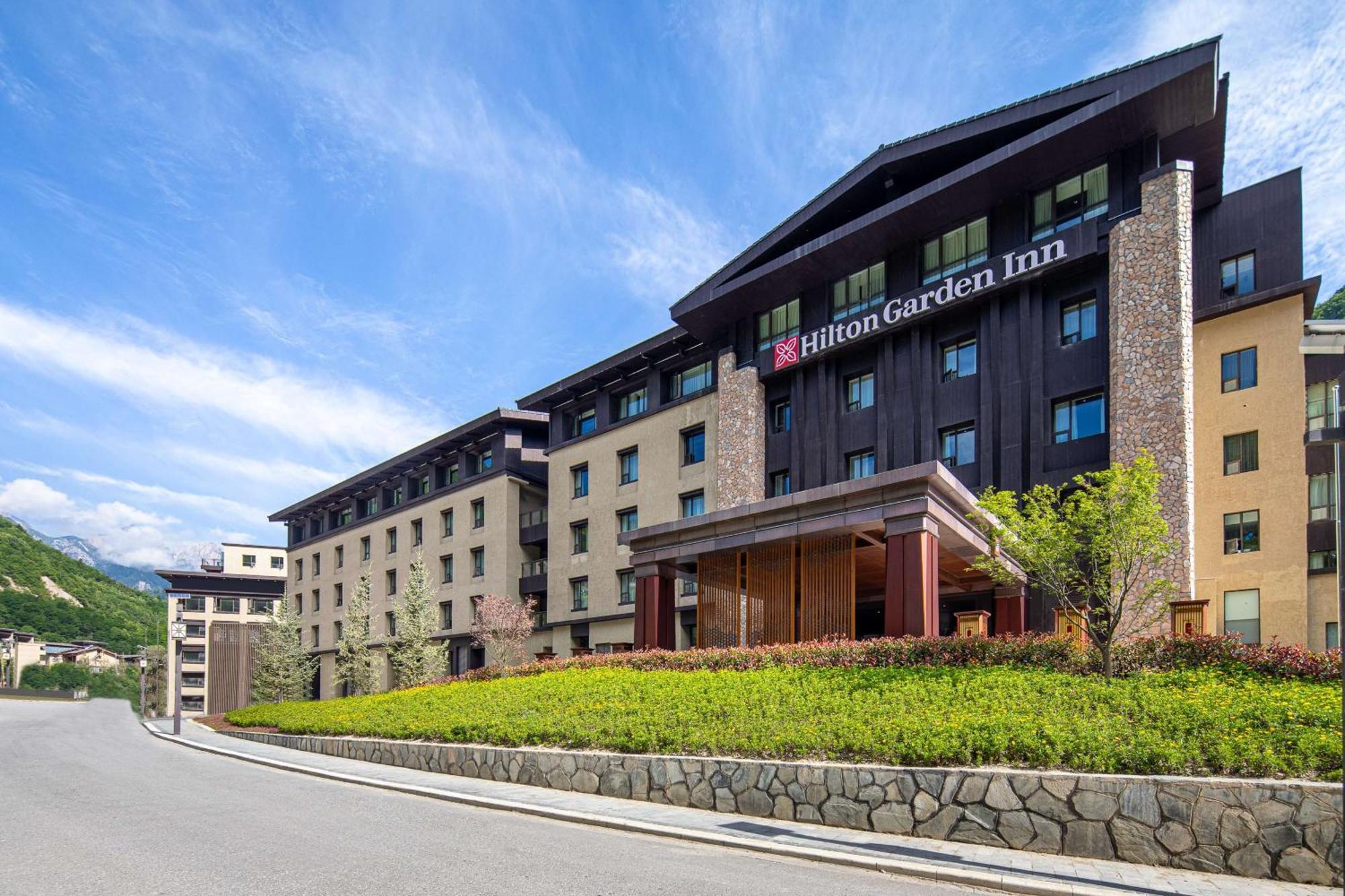 Hilton Garden Inn Jiuzhaigou Exterior photo